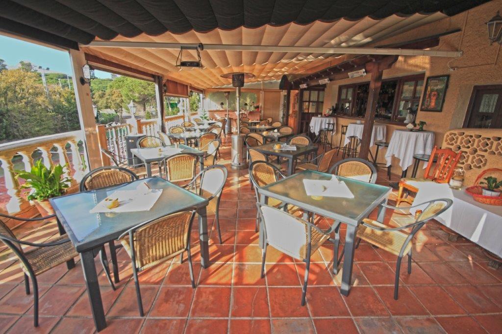 Commercial Restaurant in Marbesa