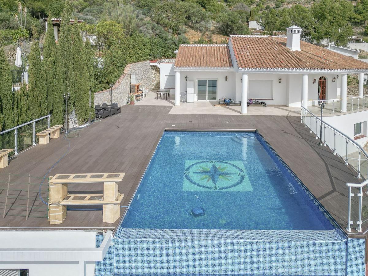 Villa Detached in Valtocado