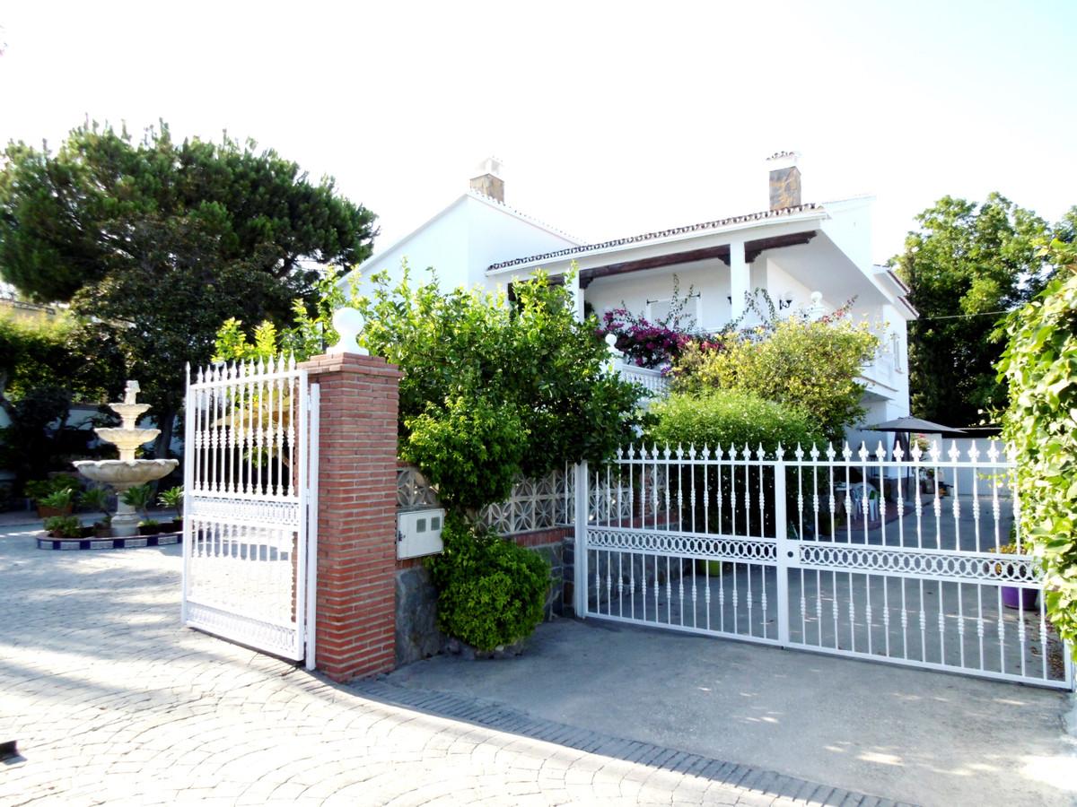Villa Detached in Coín
