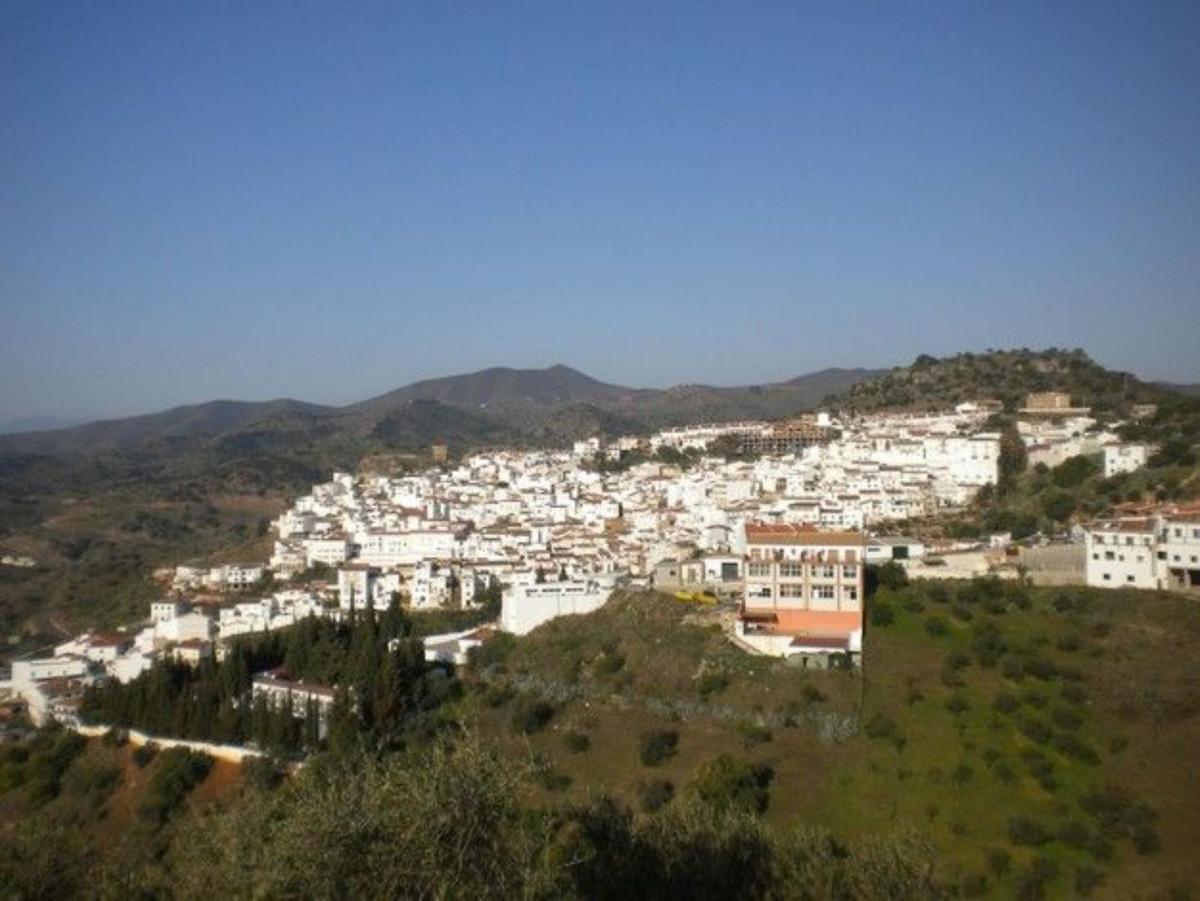 Plot Land in Almogía