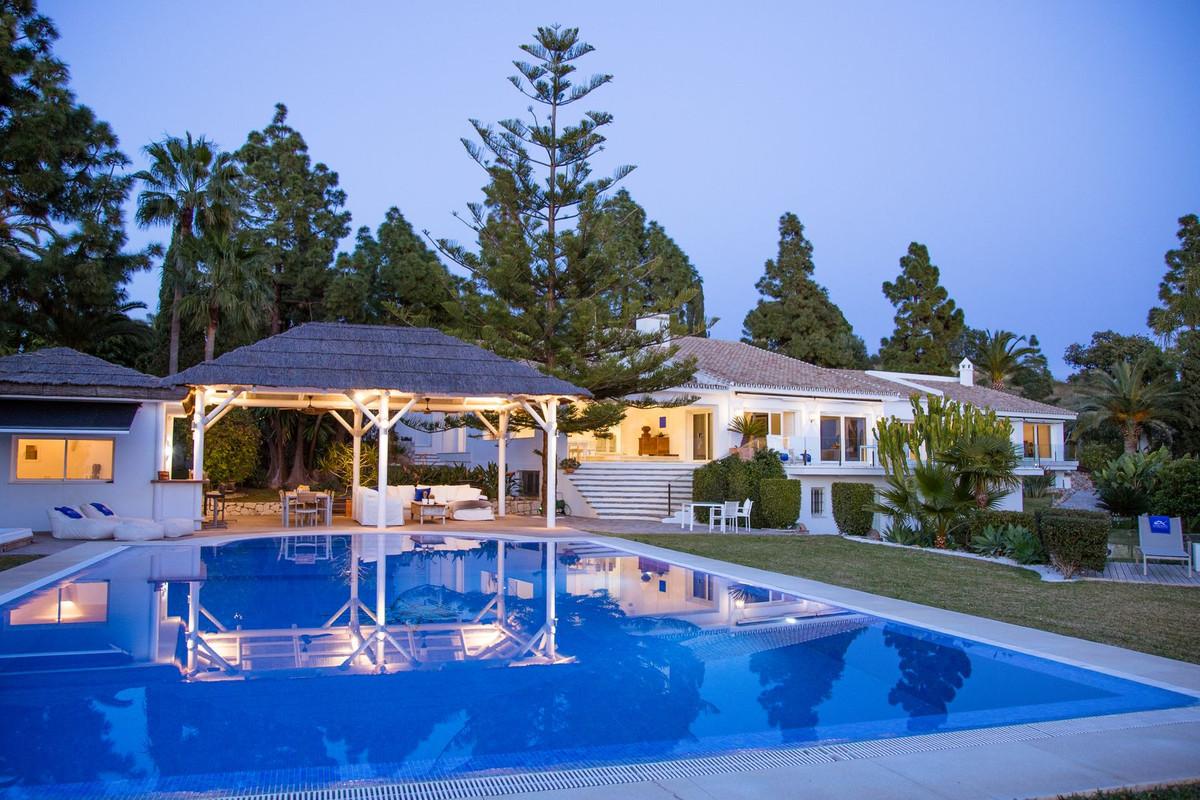 Villa Detached in Hacienda Las Chapas