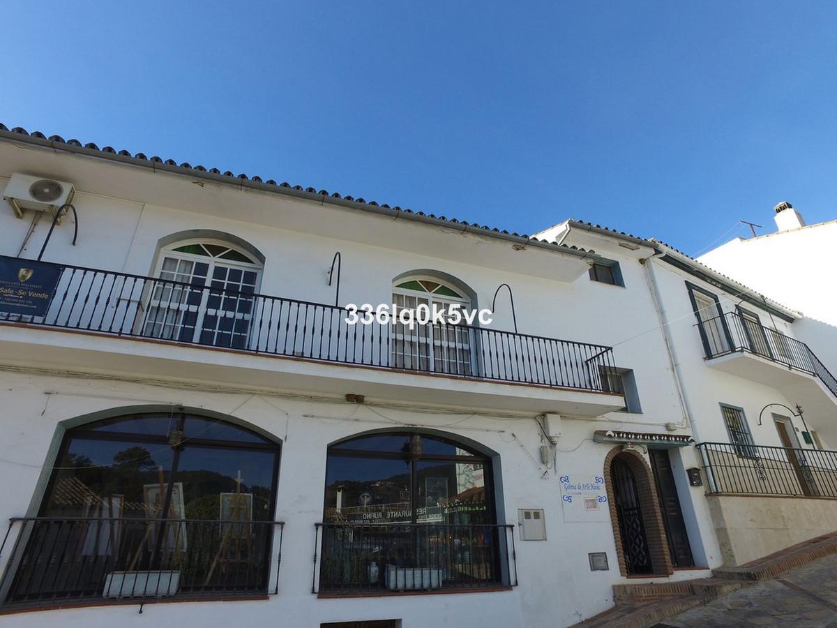 Apartment Middle Floor in Benahavís
