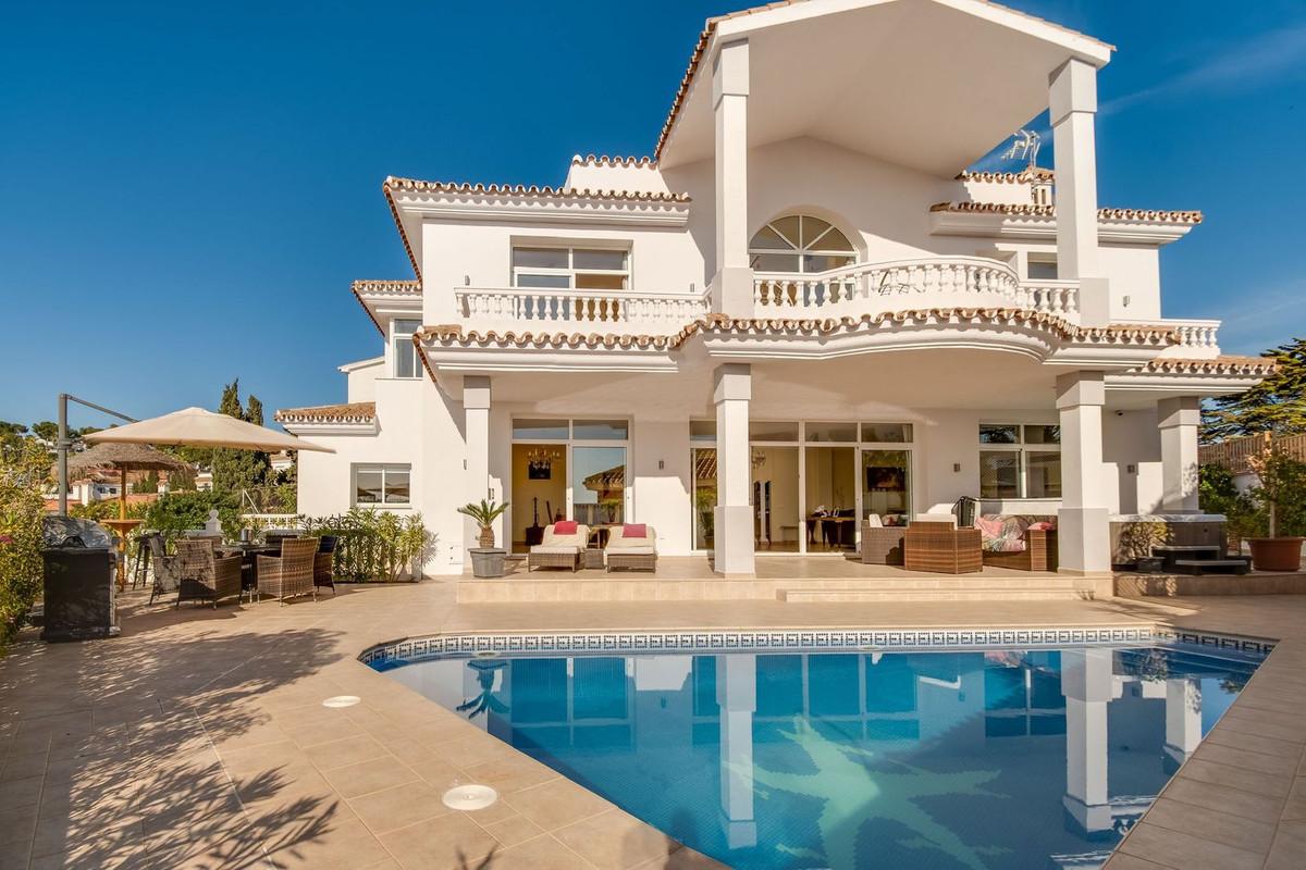 Villa Detached in Riviera del Sol