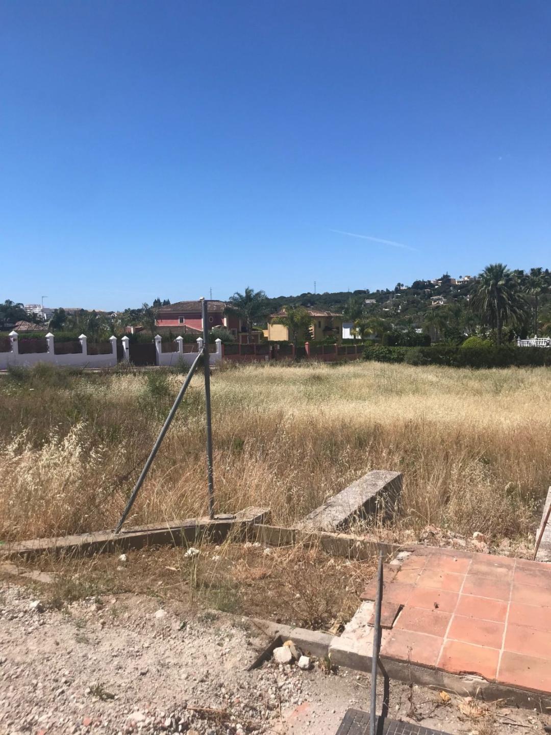 Plot Residential in Nueva Andalucía