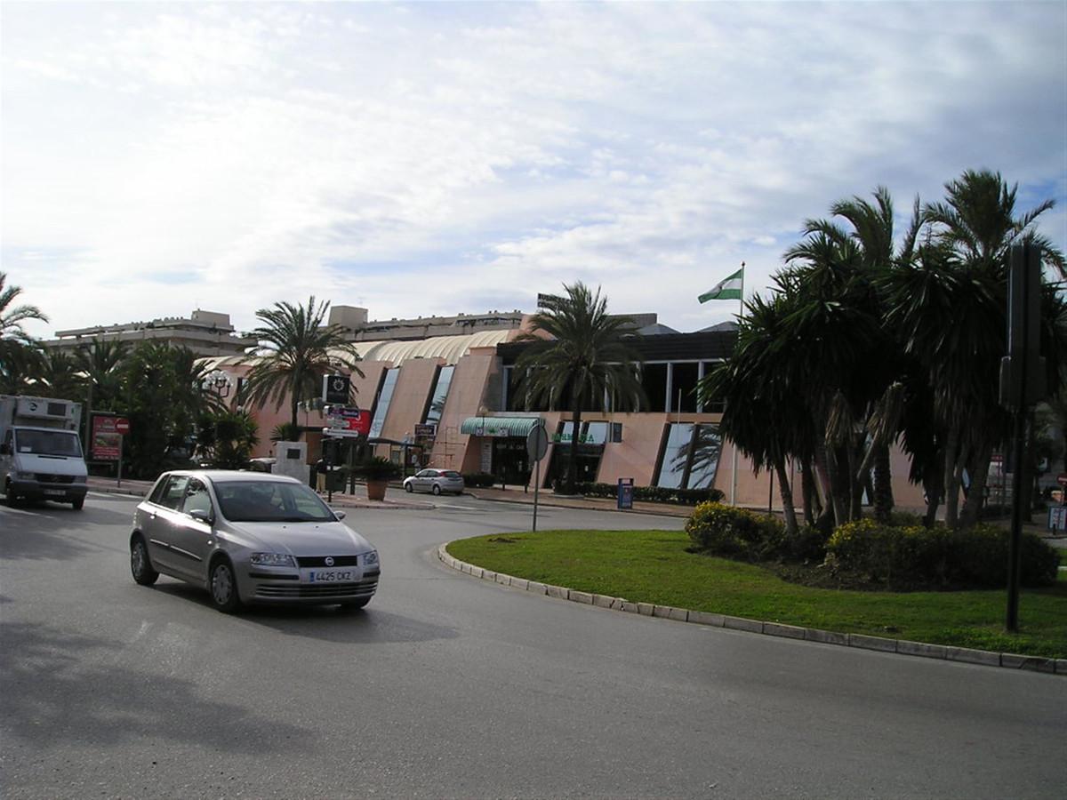 Commercial Office in Puerto Banús