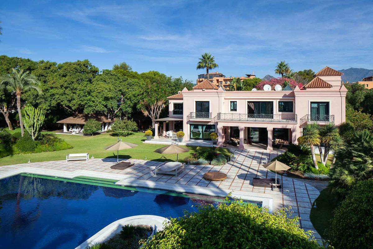 Villa Detached in Estepona