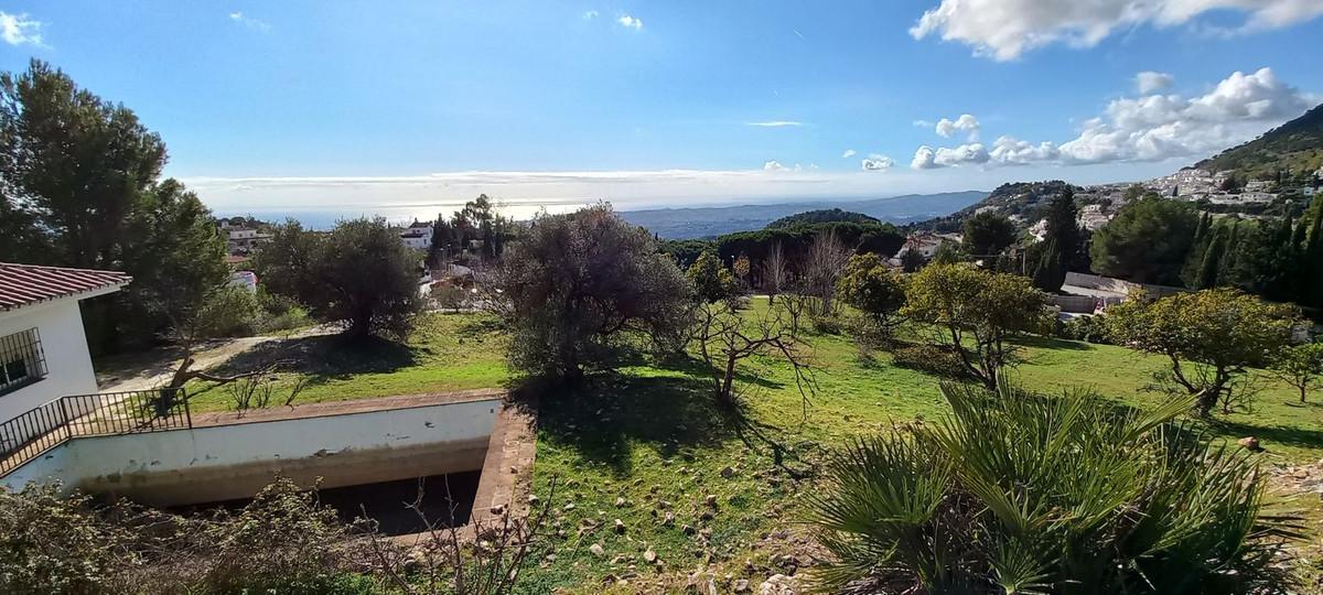 Plot Commercial in Mijas