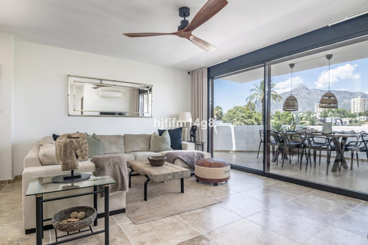 Apartment Penthouse in Nueva Andalucía