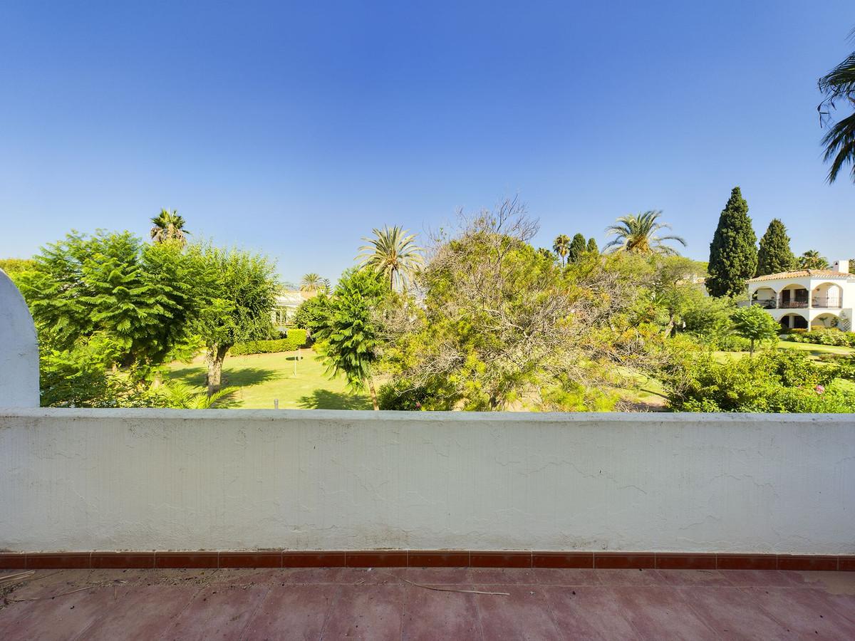 Townhouse Terraced in El Paraiso