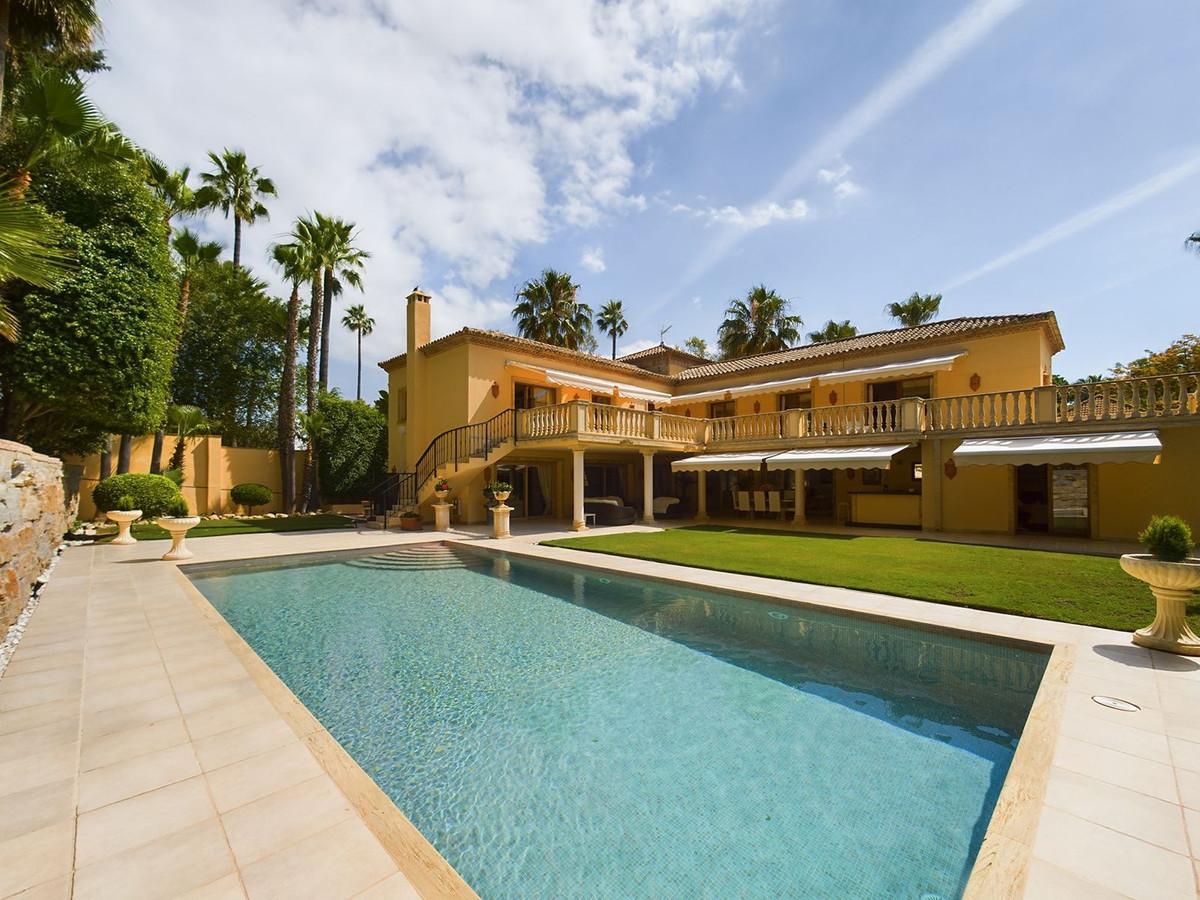 Villa Detached in Nueva Andalucía
