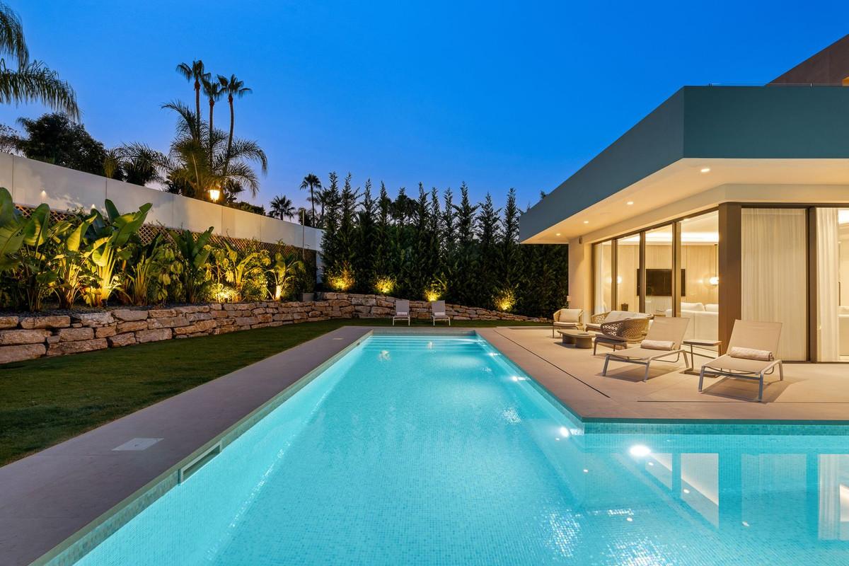 Villa Detached in Nueva Andalucía