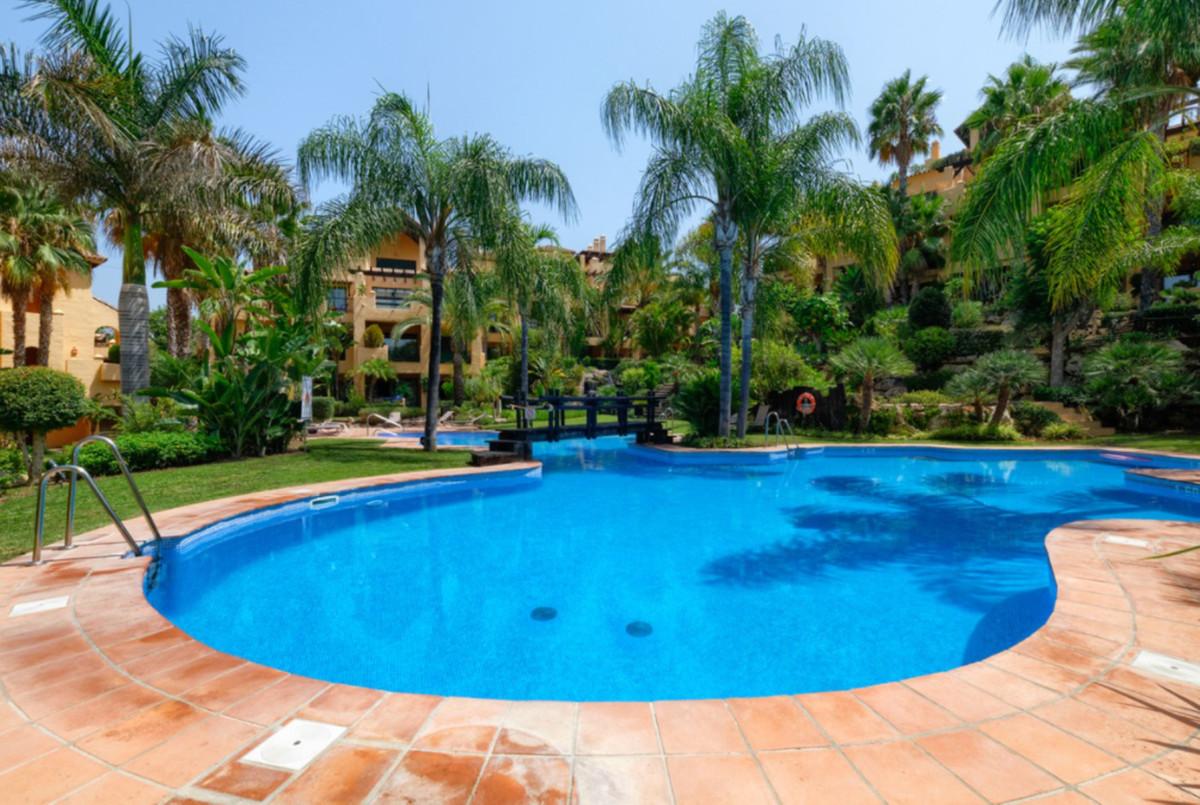 Apartment Penthouse in Atalaya