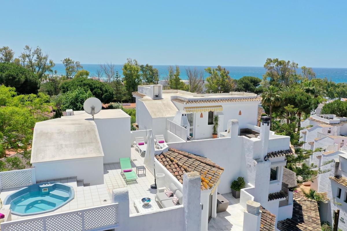 Apartment Penthouse in Elviria
