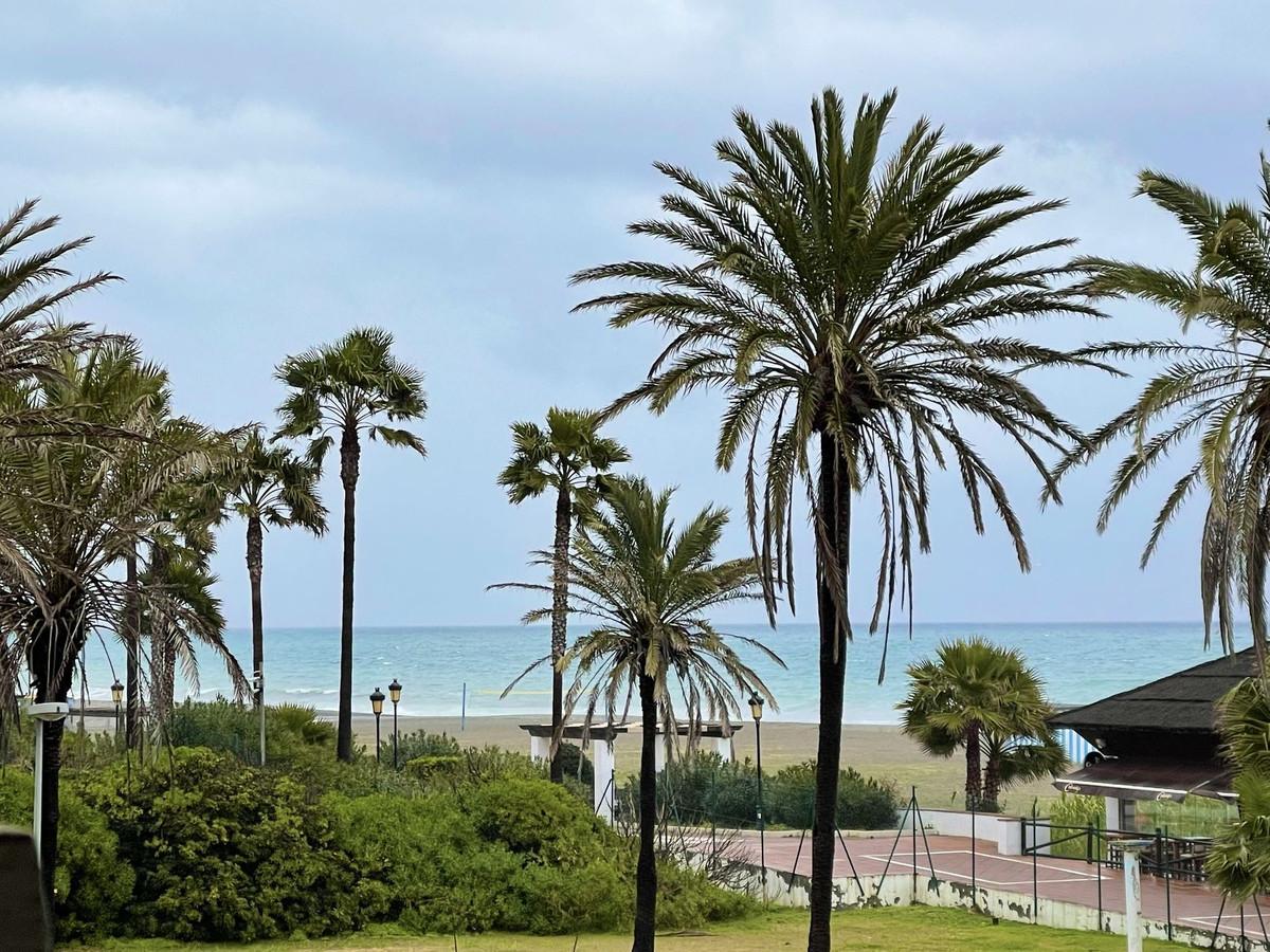 Apartment Middle Floor in La Duquesa