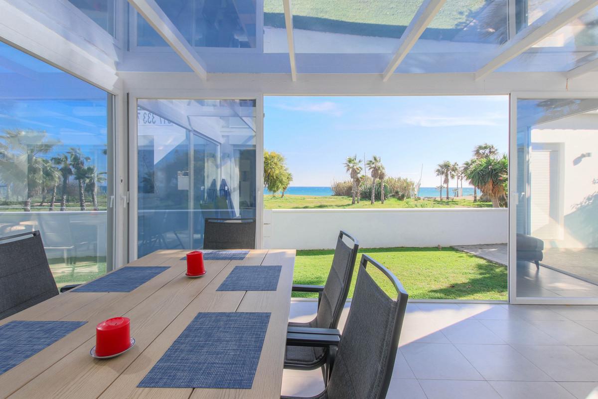 Villa Detached in New Golden Mile
