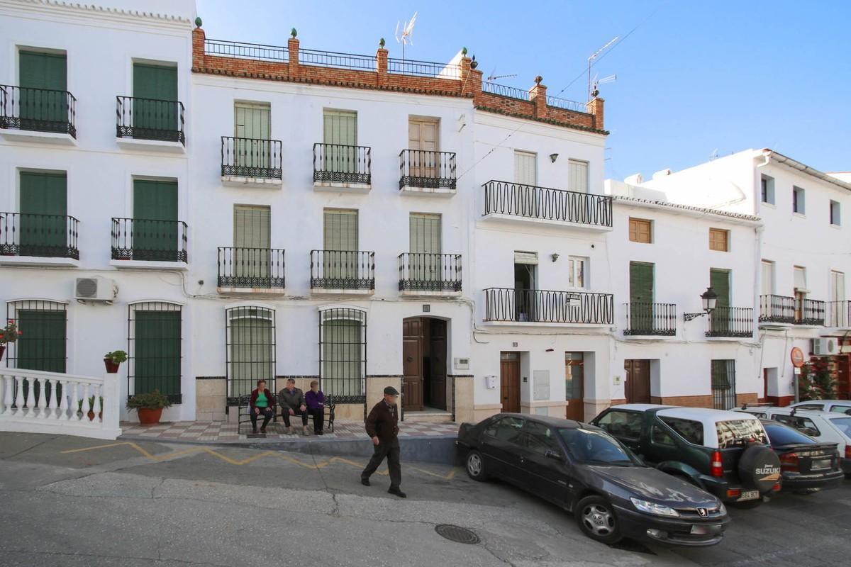 Commercial Bed and Breakfast in Tolox