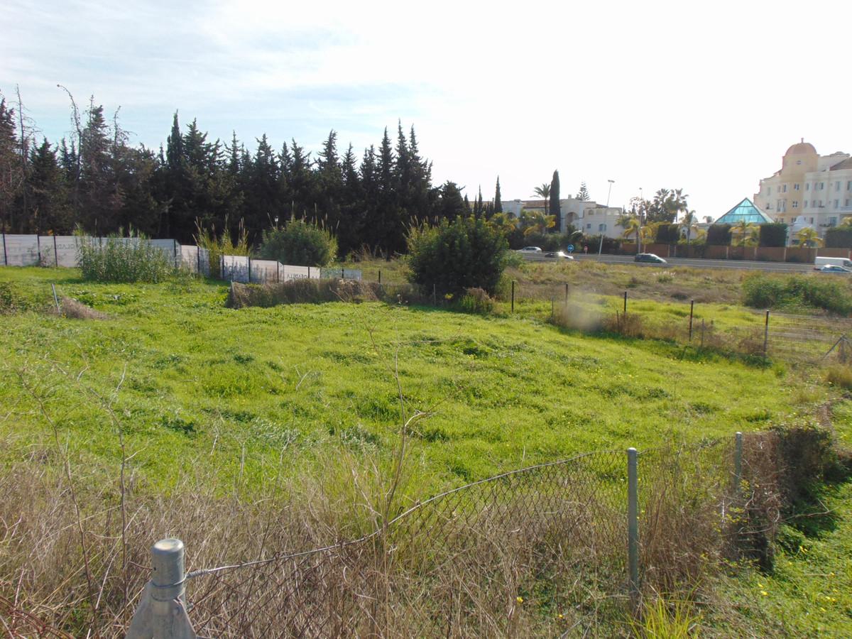 Plot Residential in Estepona