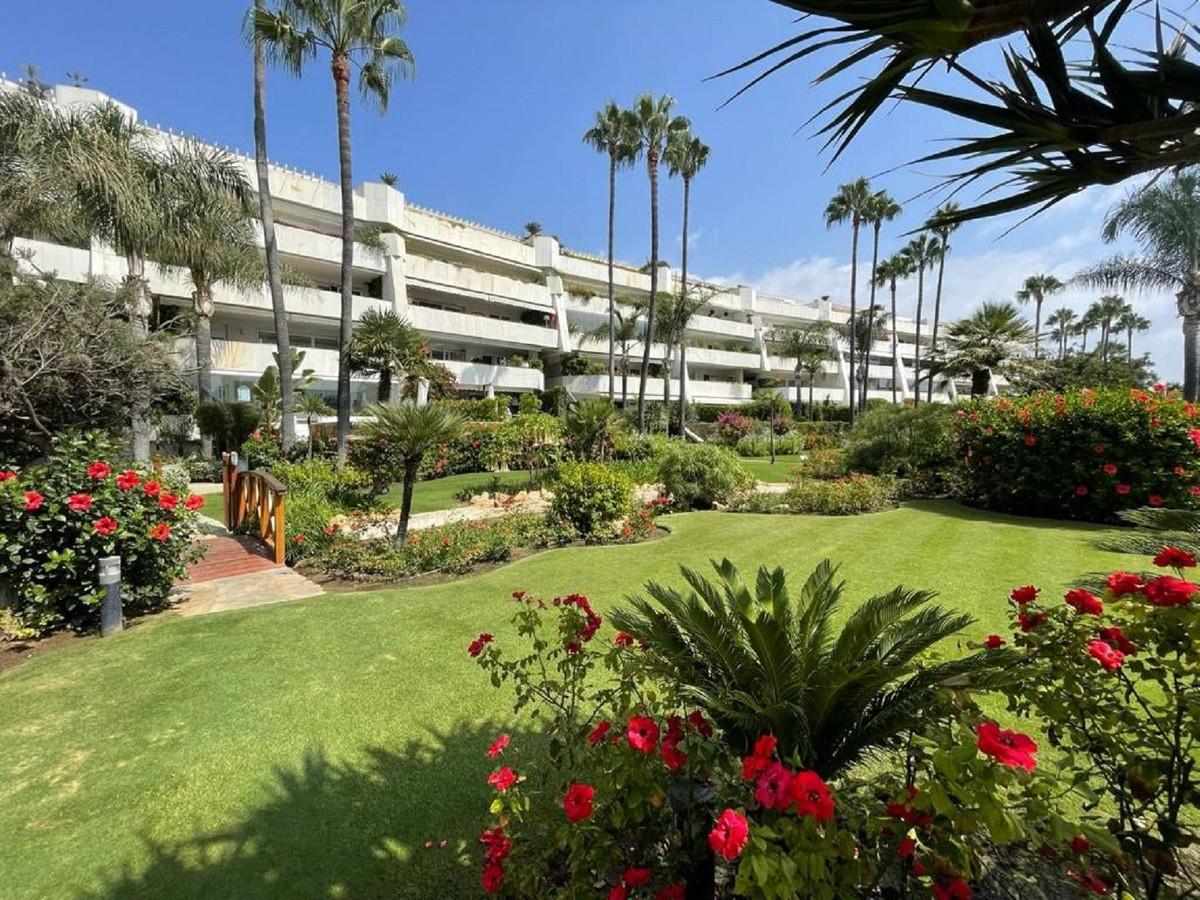 Apartment Middle Floor in Puerto Banús