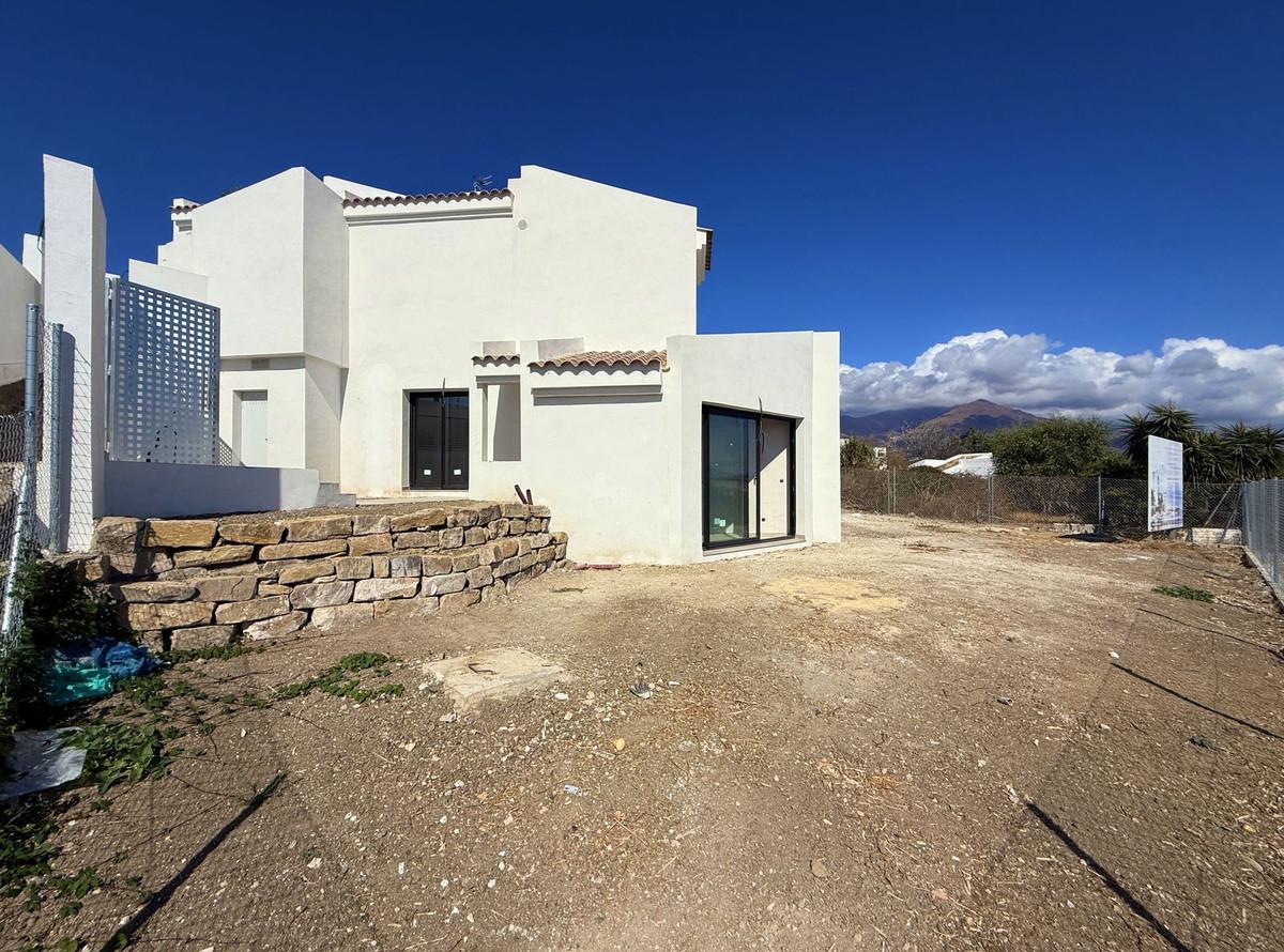 Townhouse Semi Detached in Estepona