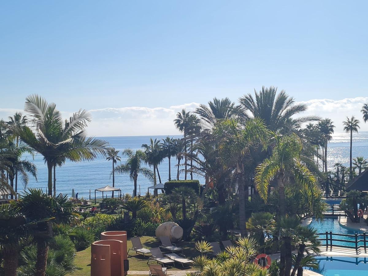 Apartment Middle Floor in Estepona