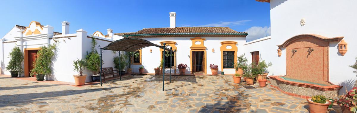 Villa Detached in Sotogrande