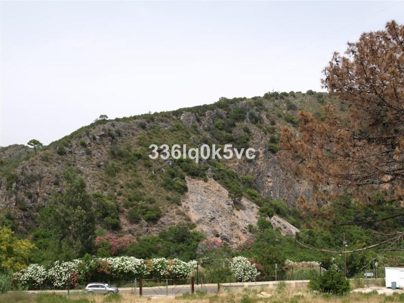 Plot Commercial in Benahav&iacute;s