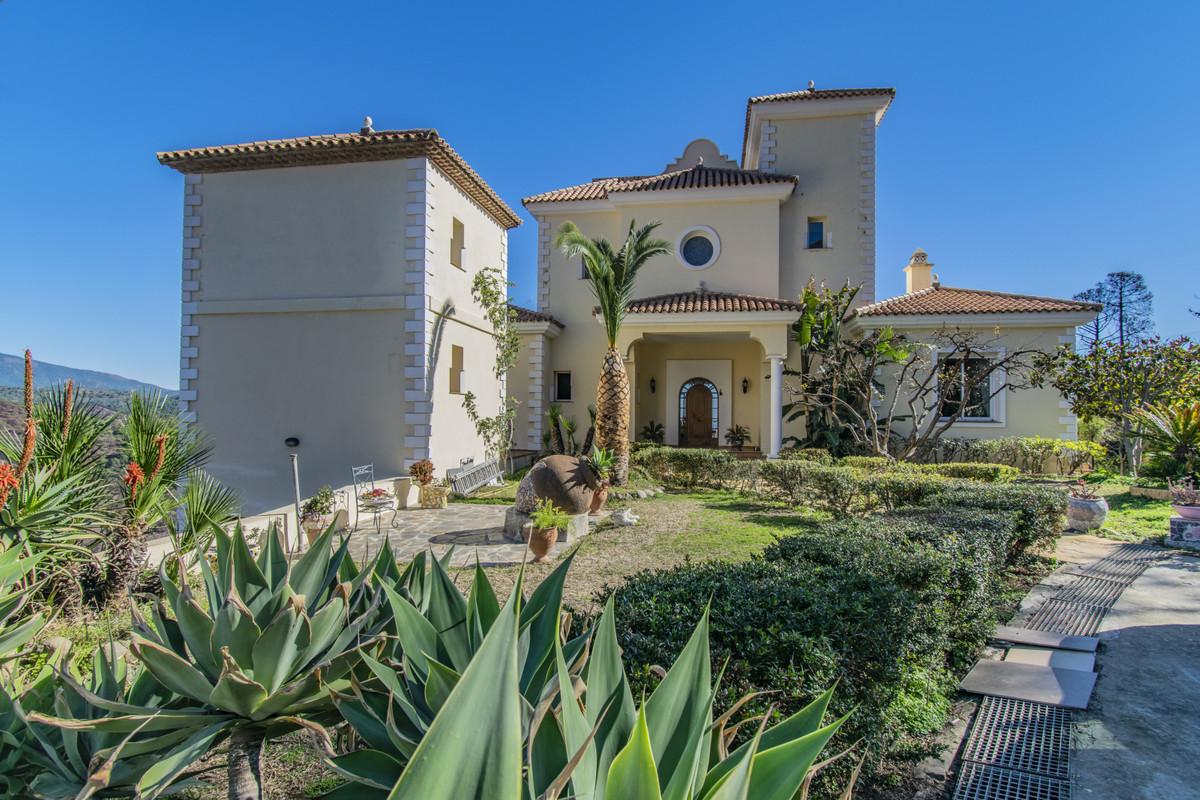 Villa Detached in Estepona