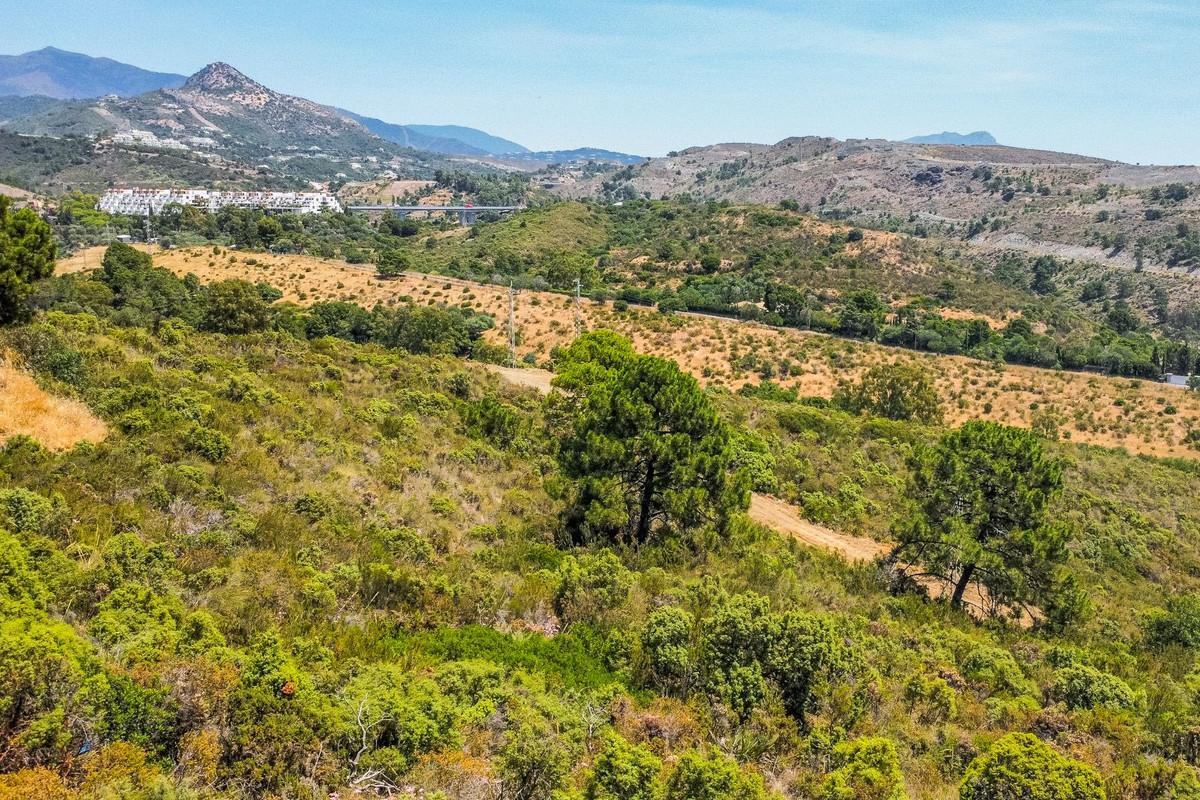 Plot Land in Benahav&iacute;s