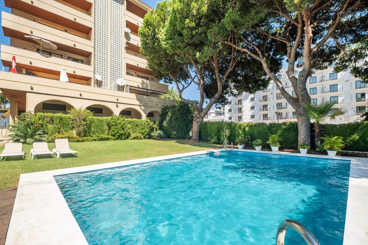 Apartment Middle Floor in Nueva Andalucía