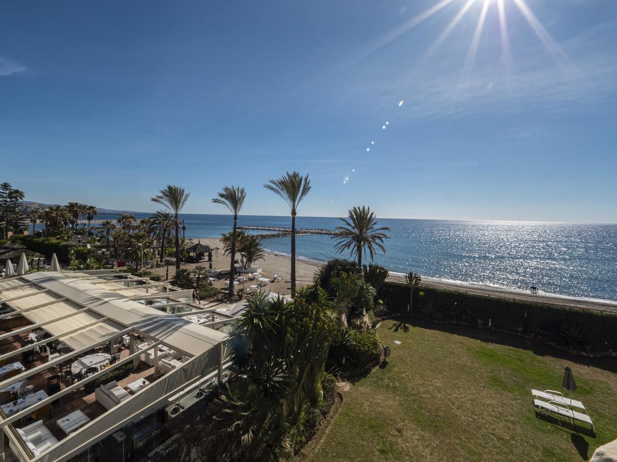 Apartment Middle Floor in Puerto Banús