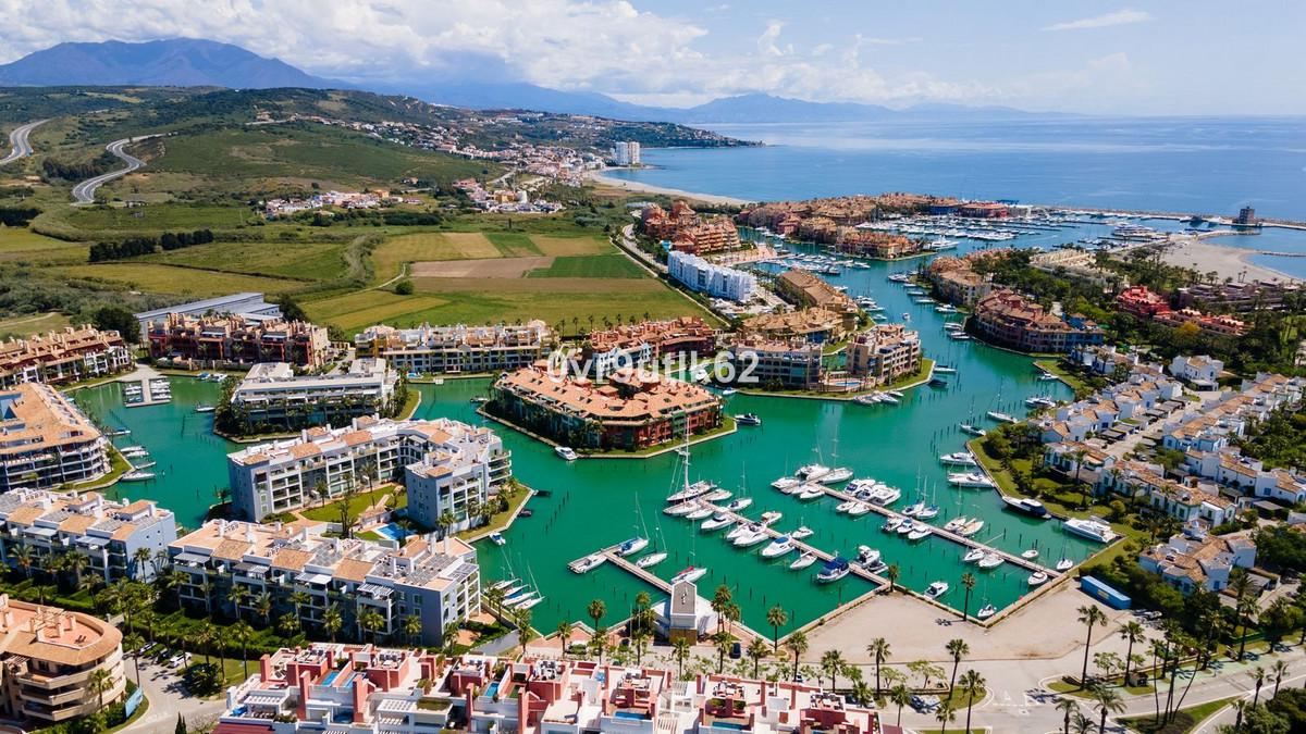 Commercial Restaurant in Sotogrande Marina