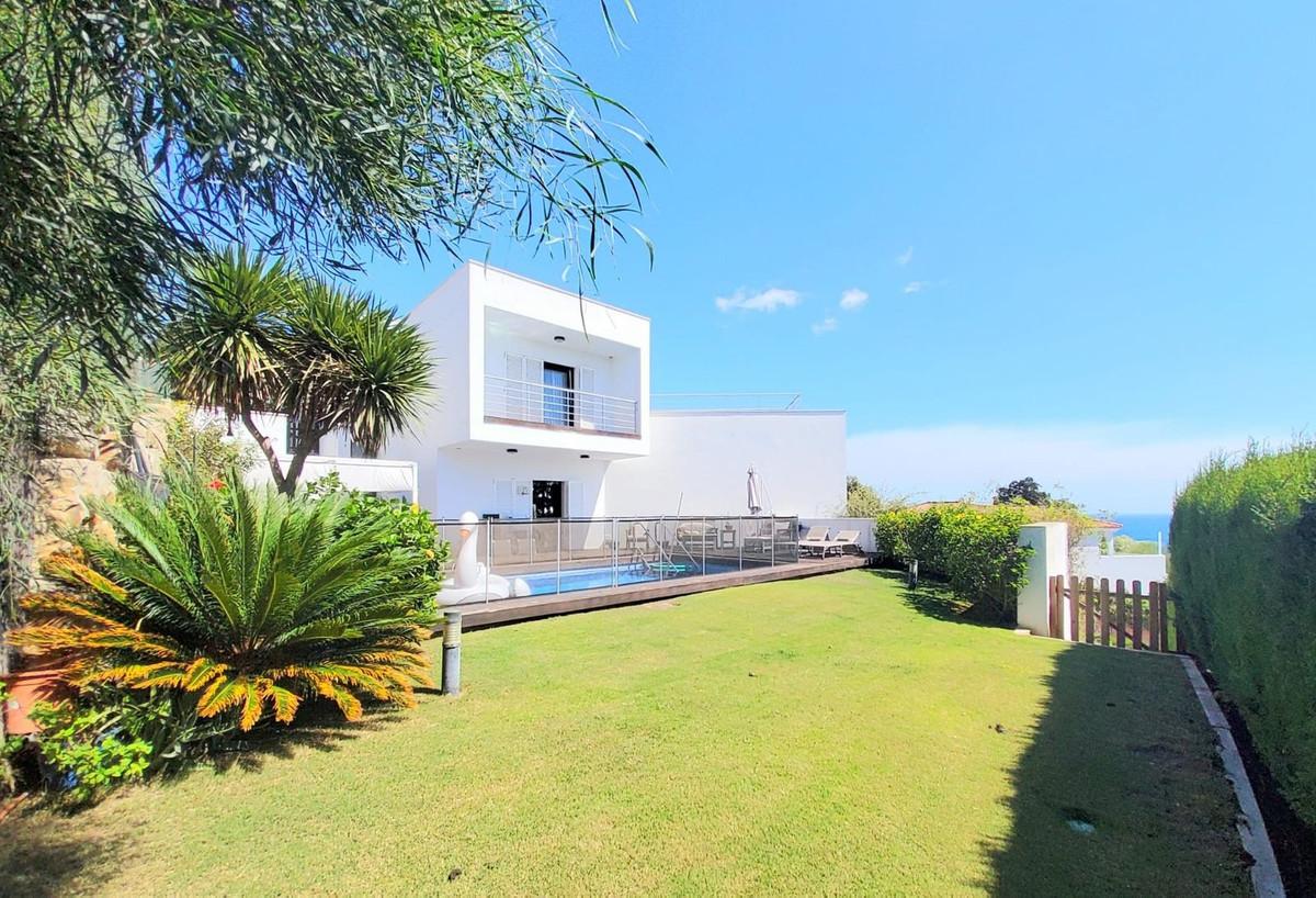 Villa Detached in Torreguadiaro
