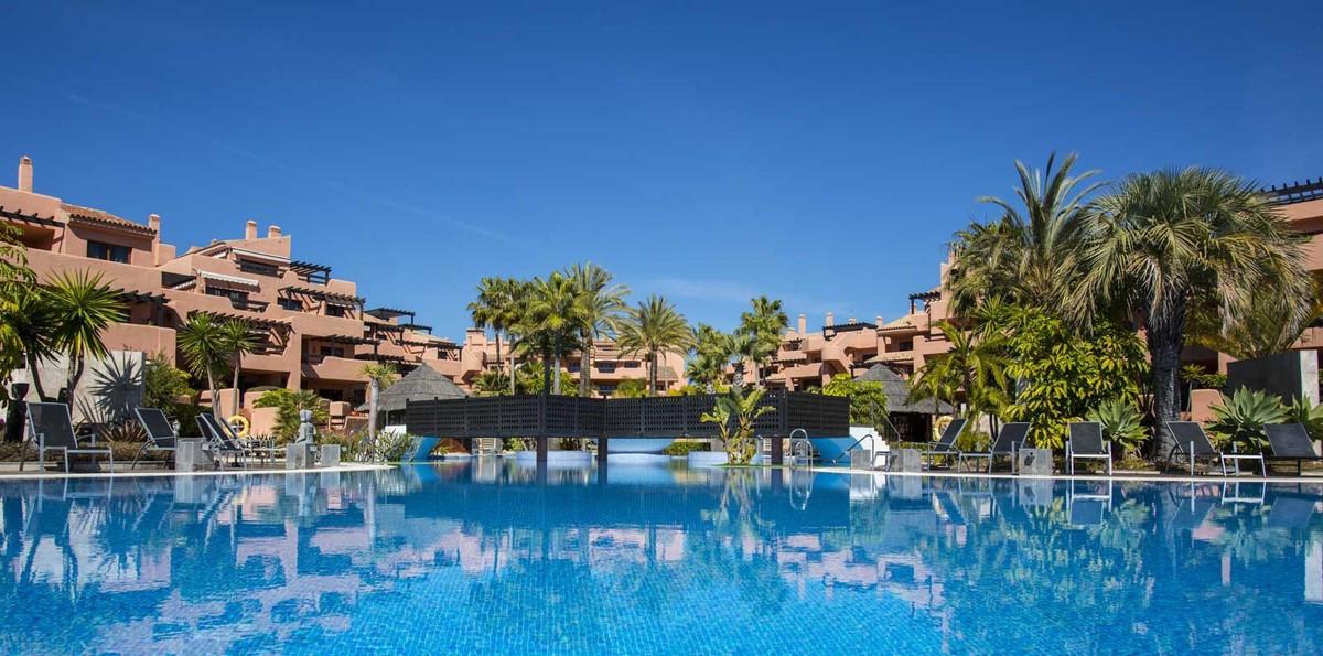 Apartment Middle Floor in Estepona