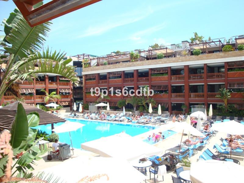 Apartment Middle Floor in Puerto Banús