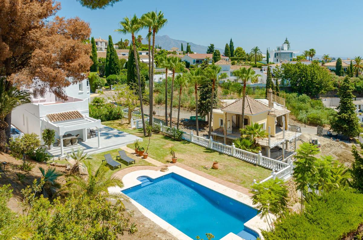 Villa Detached in El Paraiso