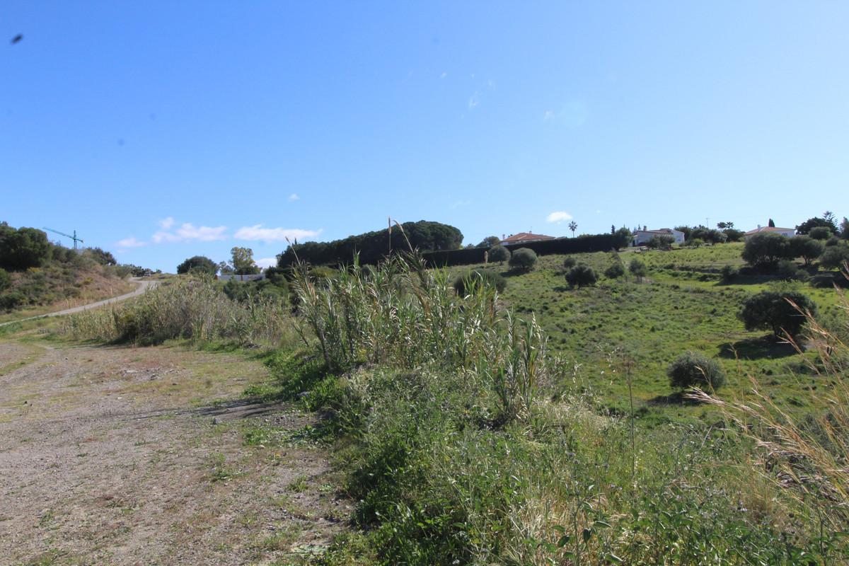 Plot Residential in Benahav&iacute;s