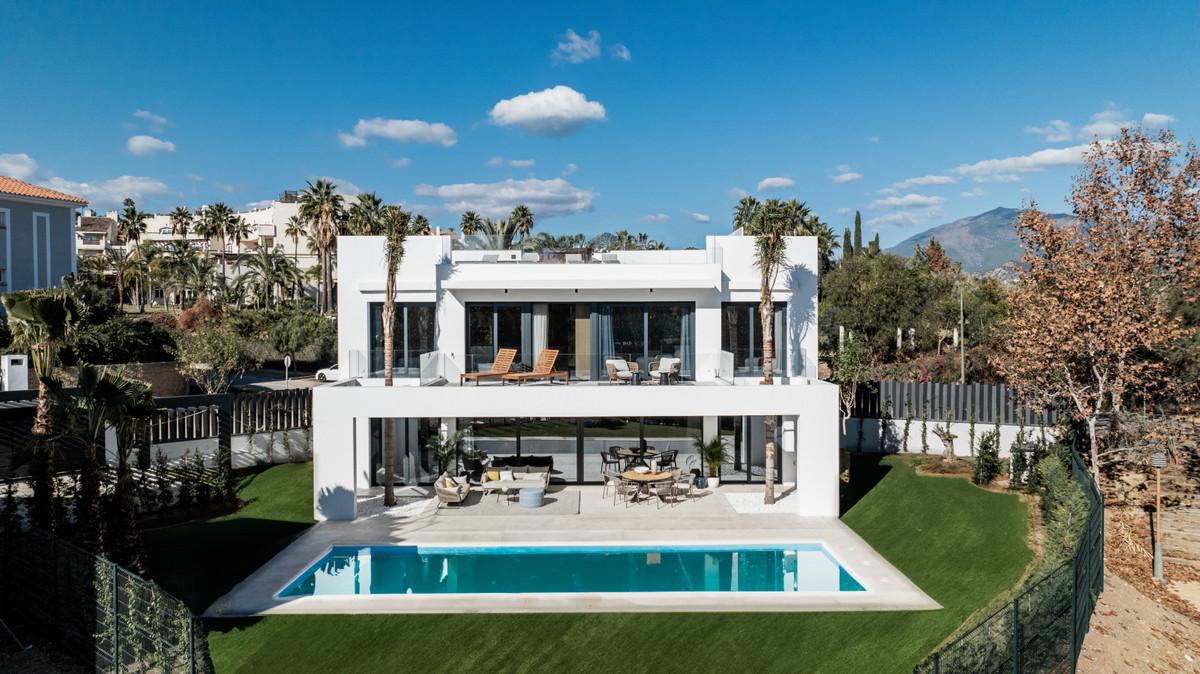 Villa Detached in Estepona