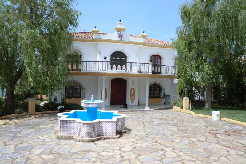 Villa Detached in Estepona