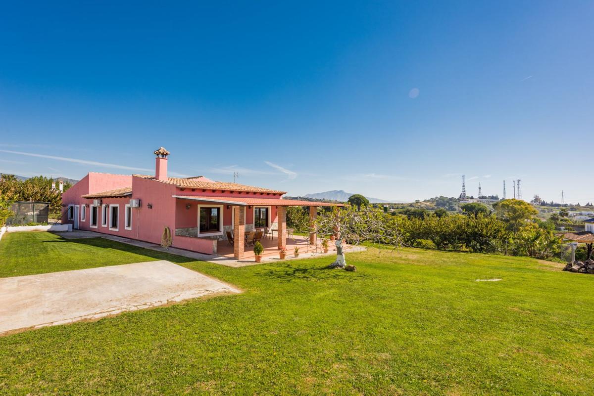 Villa Detached in Estepona