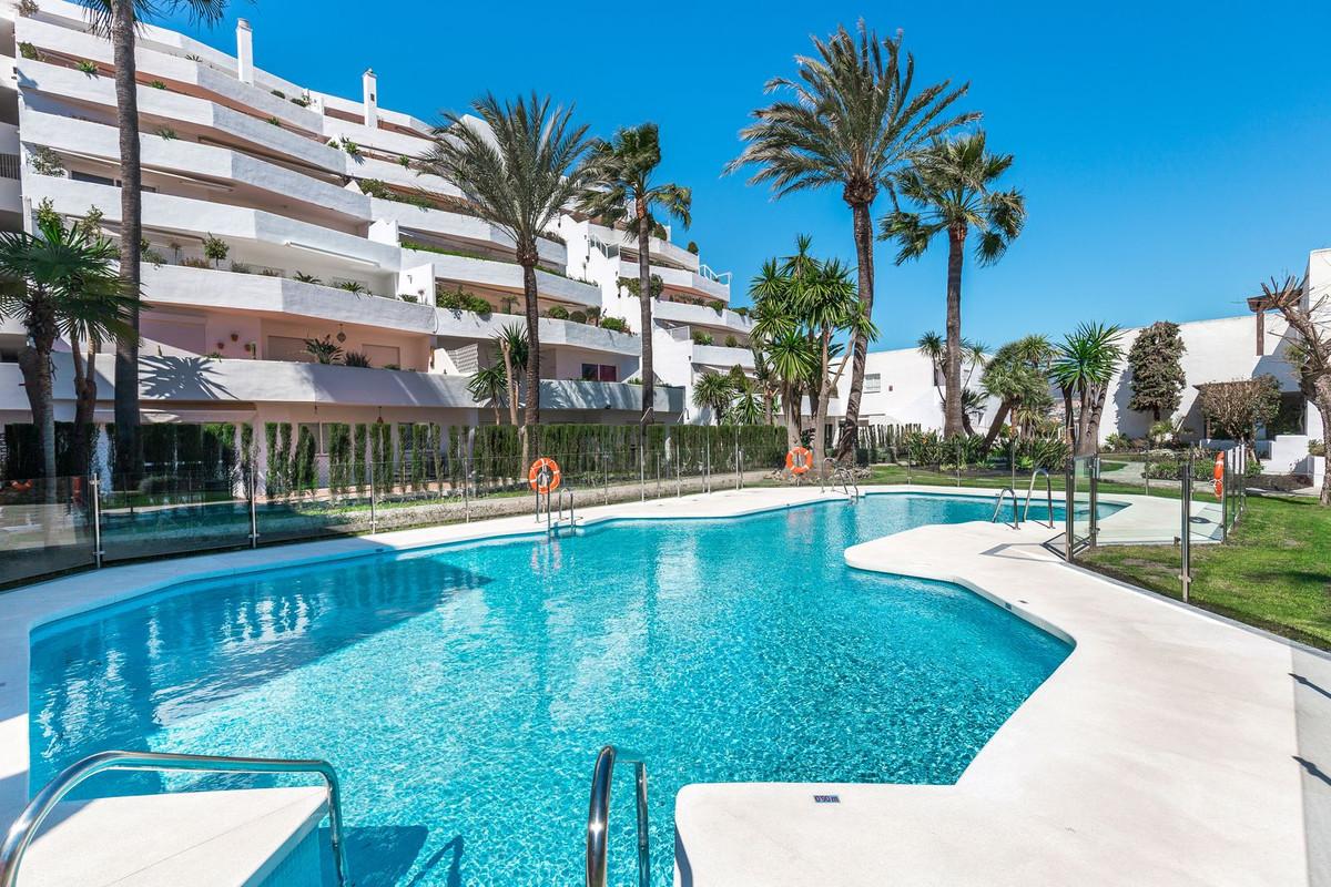 Apartment Middle Floor in Nueva Andalucía