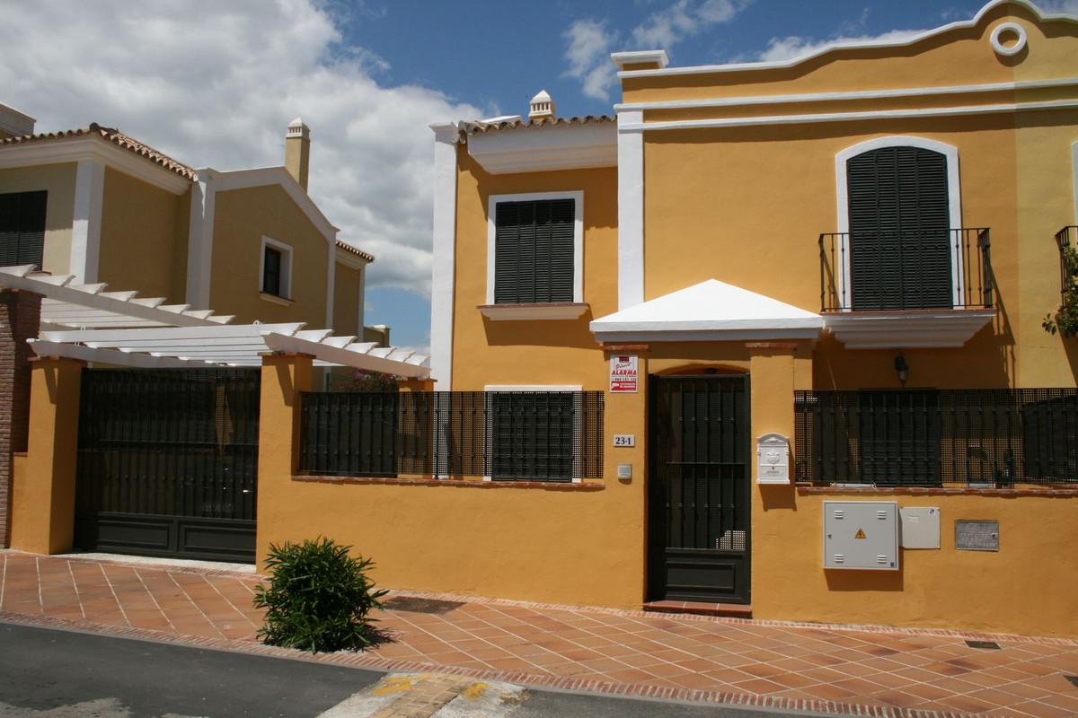 Villa Semi Detached in Guadalmina Alta