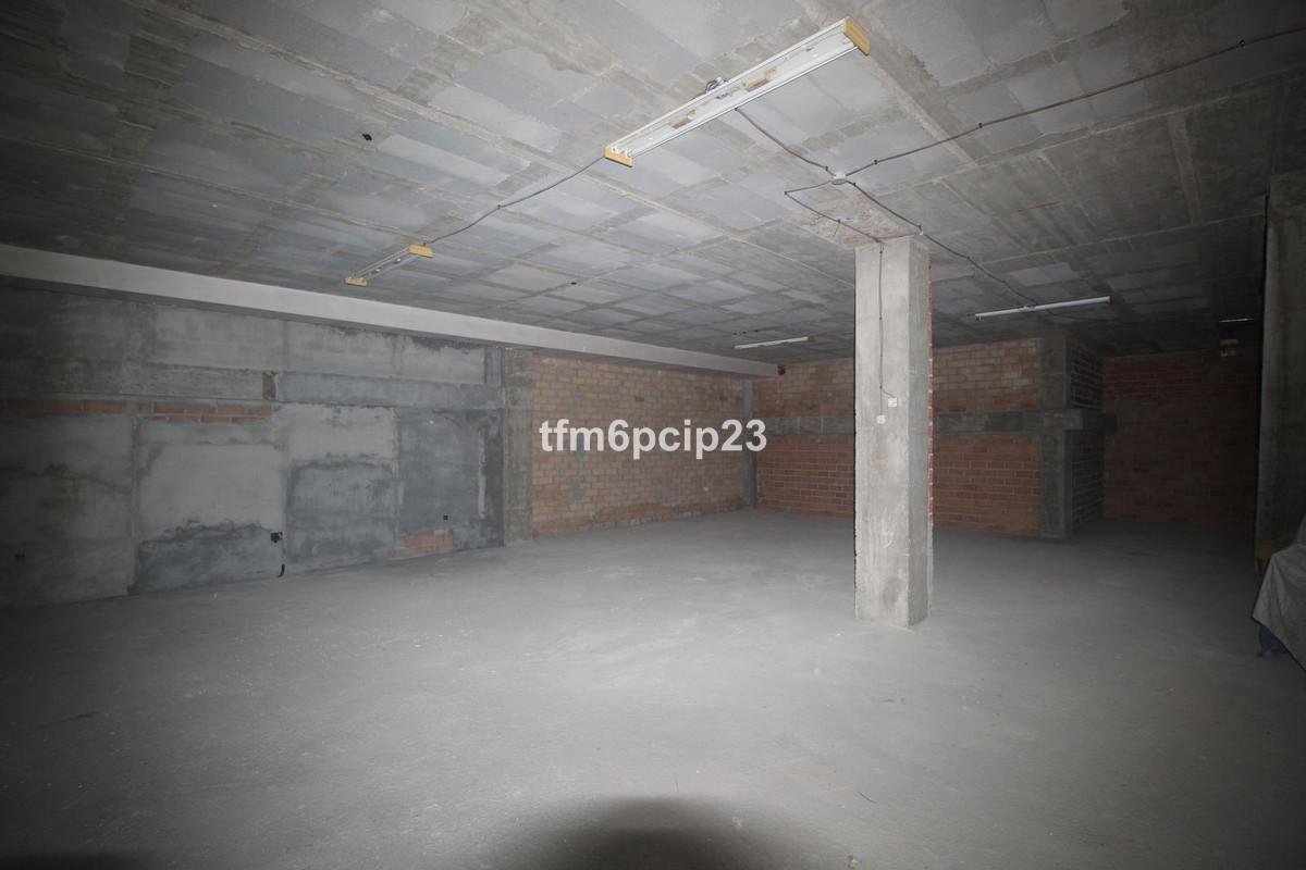 Commercial Commercial Premises in Estepona