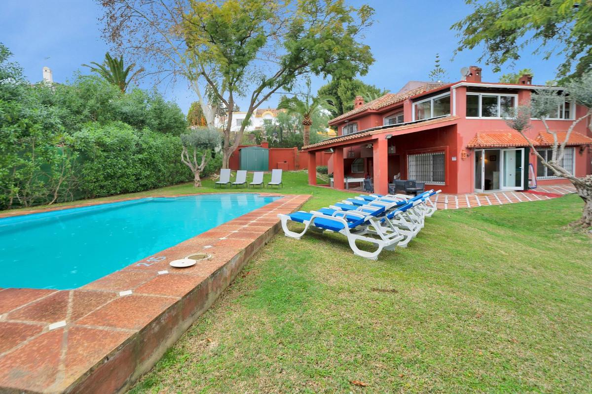 Villa Detached in Elviria
