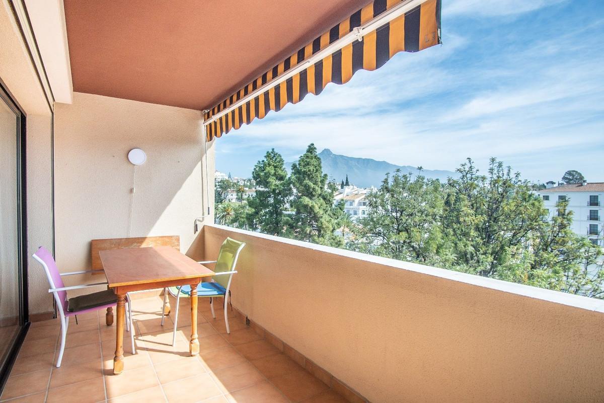 Apartment Middle Floor in Nueva Andalucía