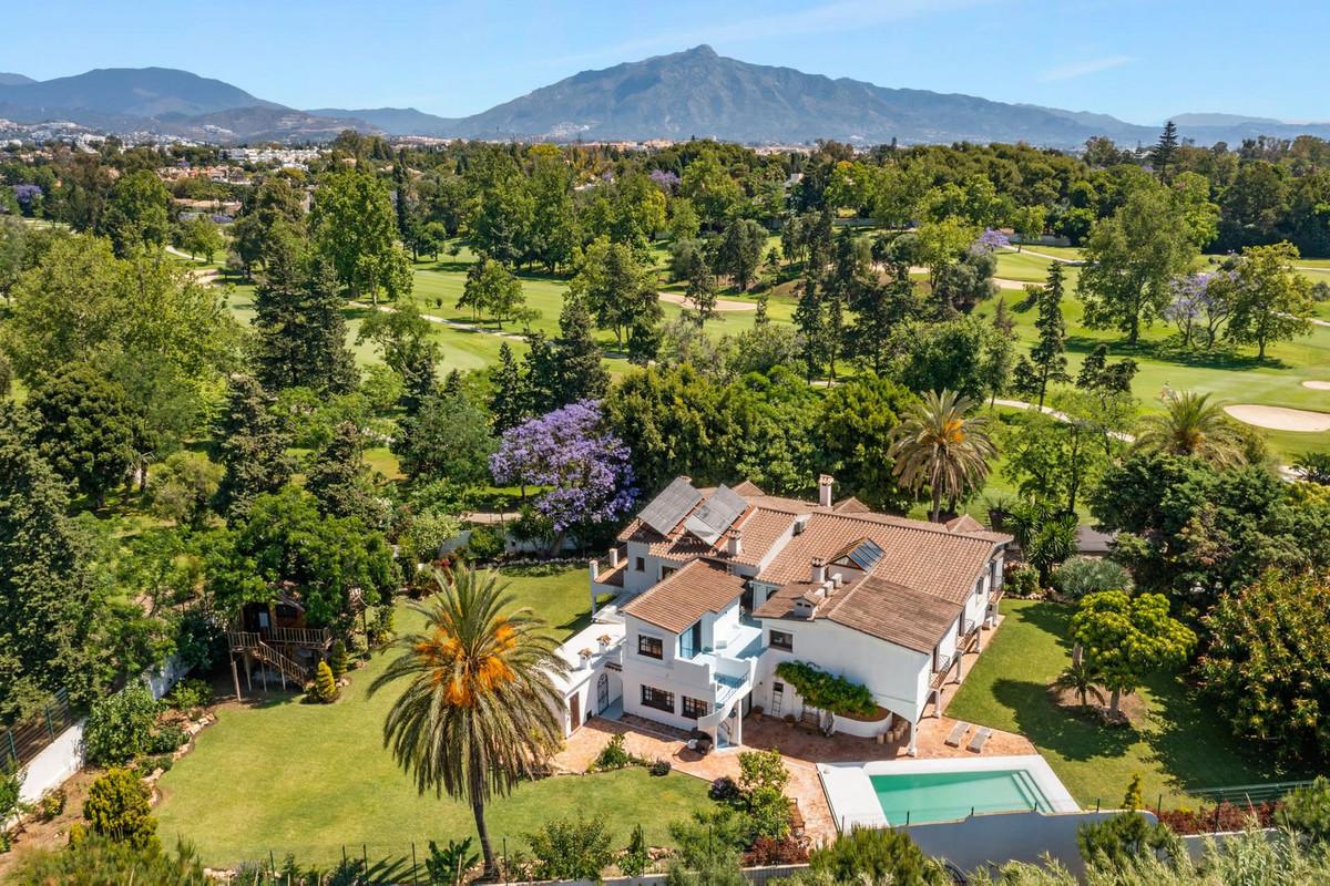 Villa Detached in Guadalmina Baja