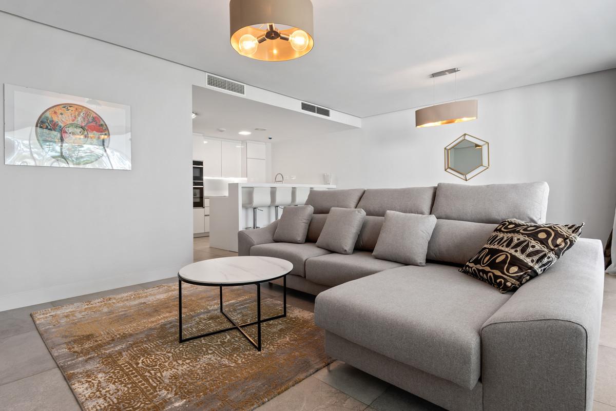 Apartment Middle Floor in Artola