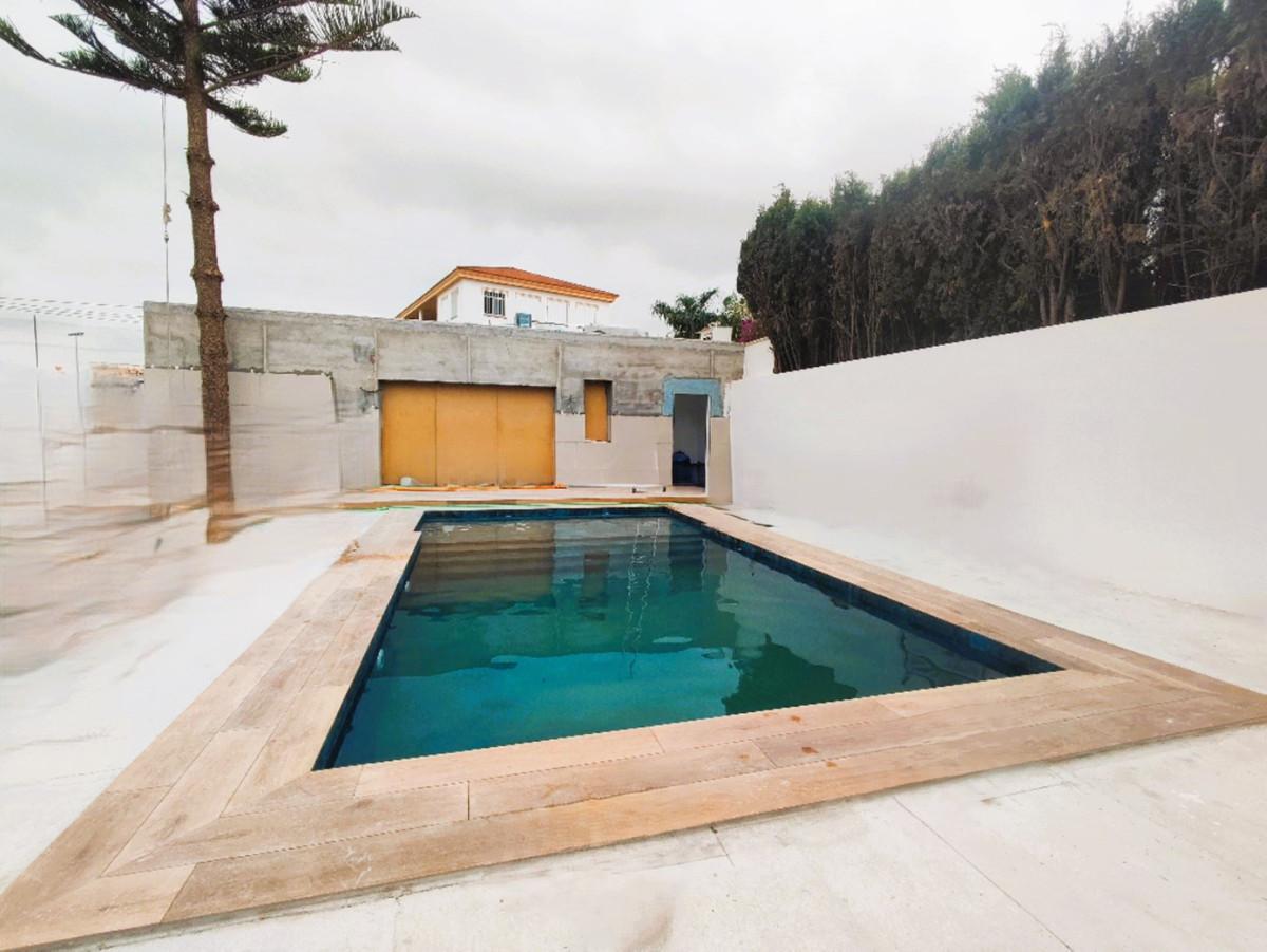 Villa Detached in El Coto