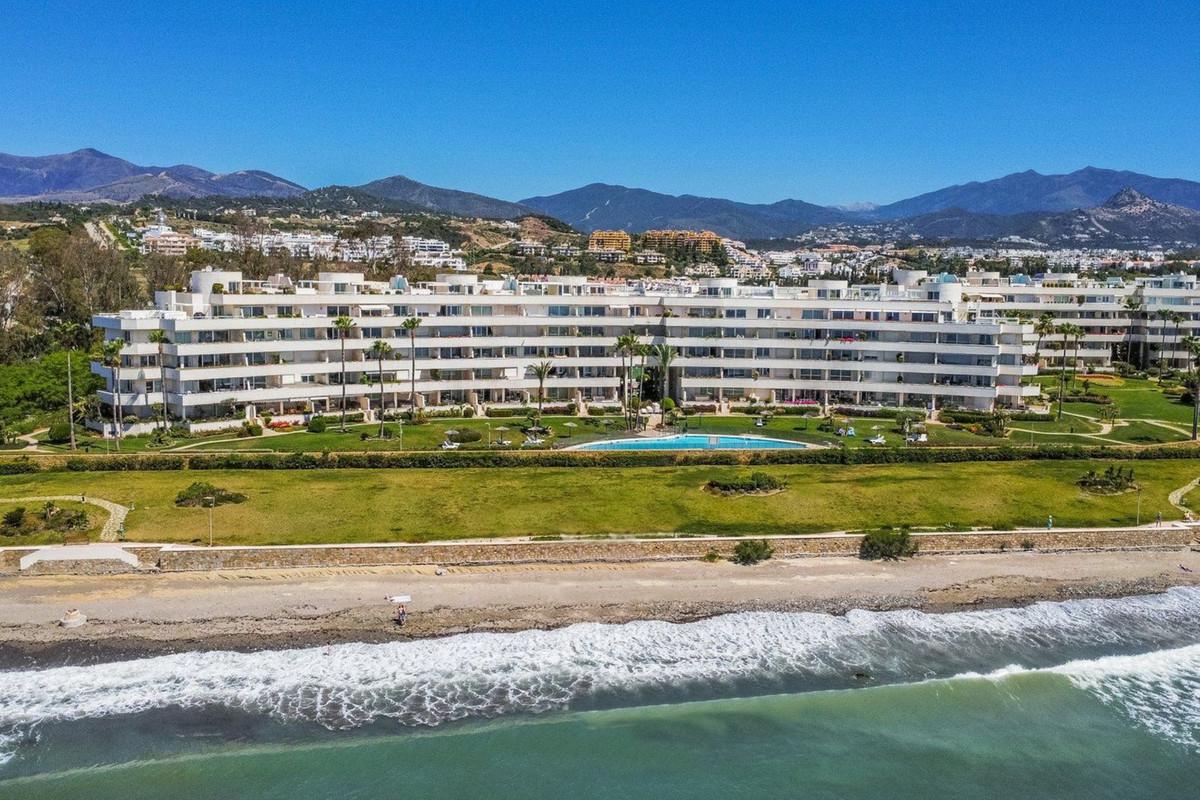 Apartment Middle Floor in Estepona
