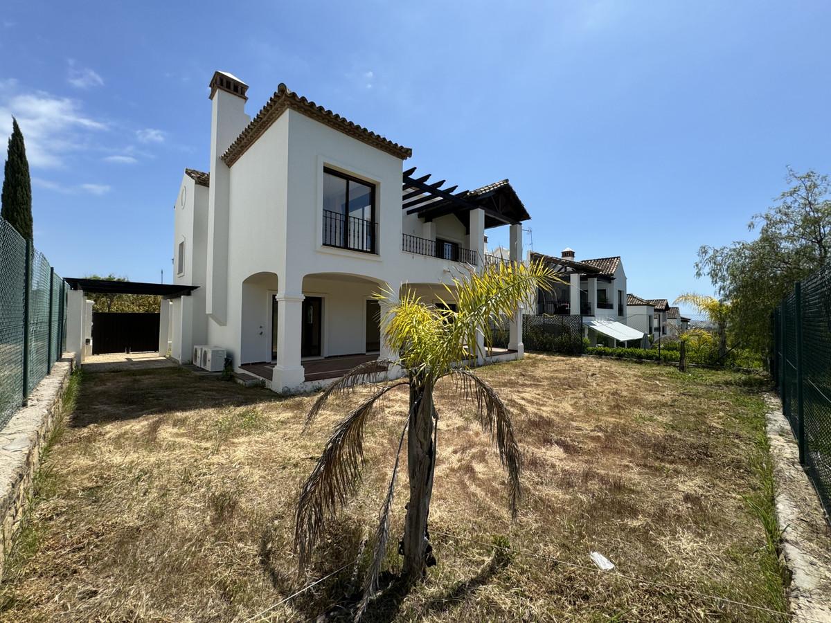 Villa Semi Detached in Estepona