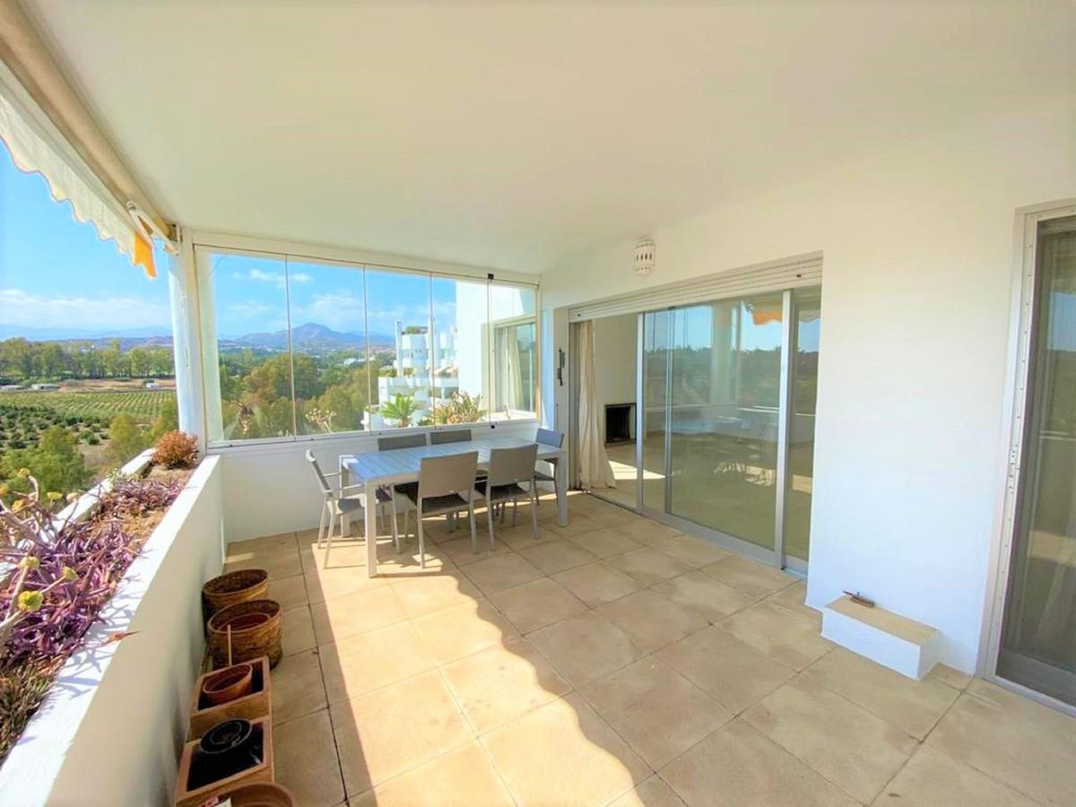 Apartment Middle Floor in Guadalmina Alta